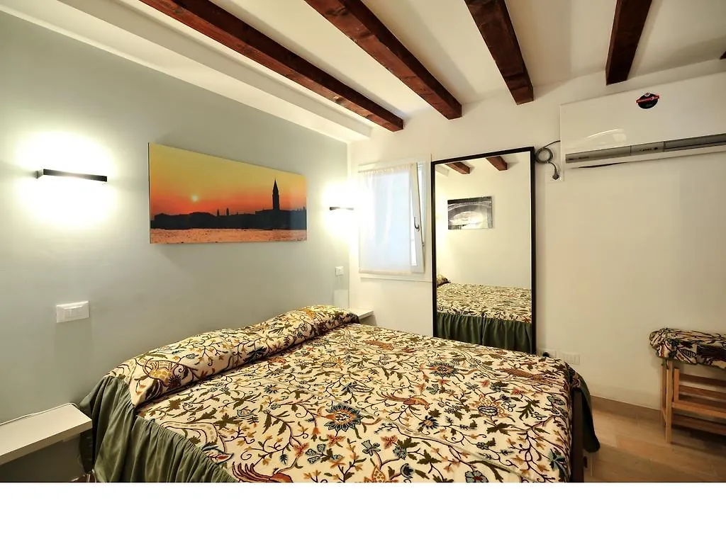 Palace La Vida Apartments By Wonderful Italy Βενετία