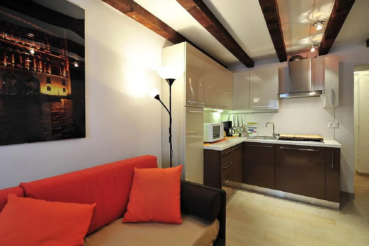 Palace La Vida Apartments By Wonderful Italy Βενετία