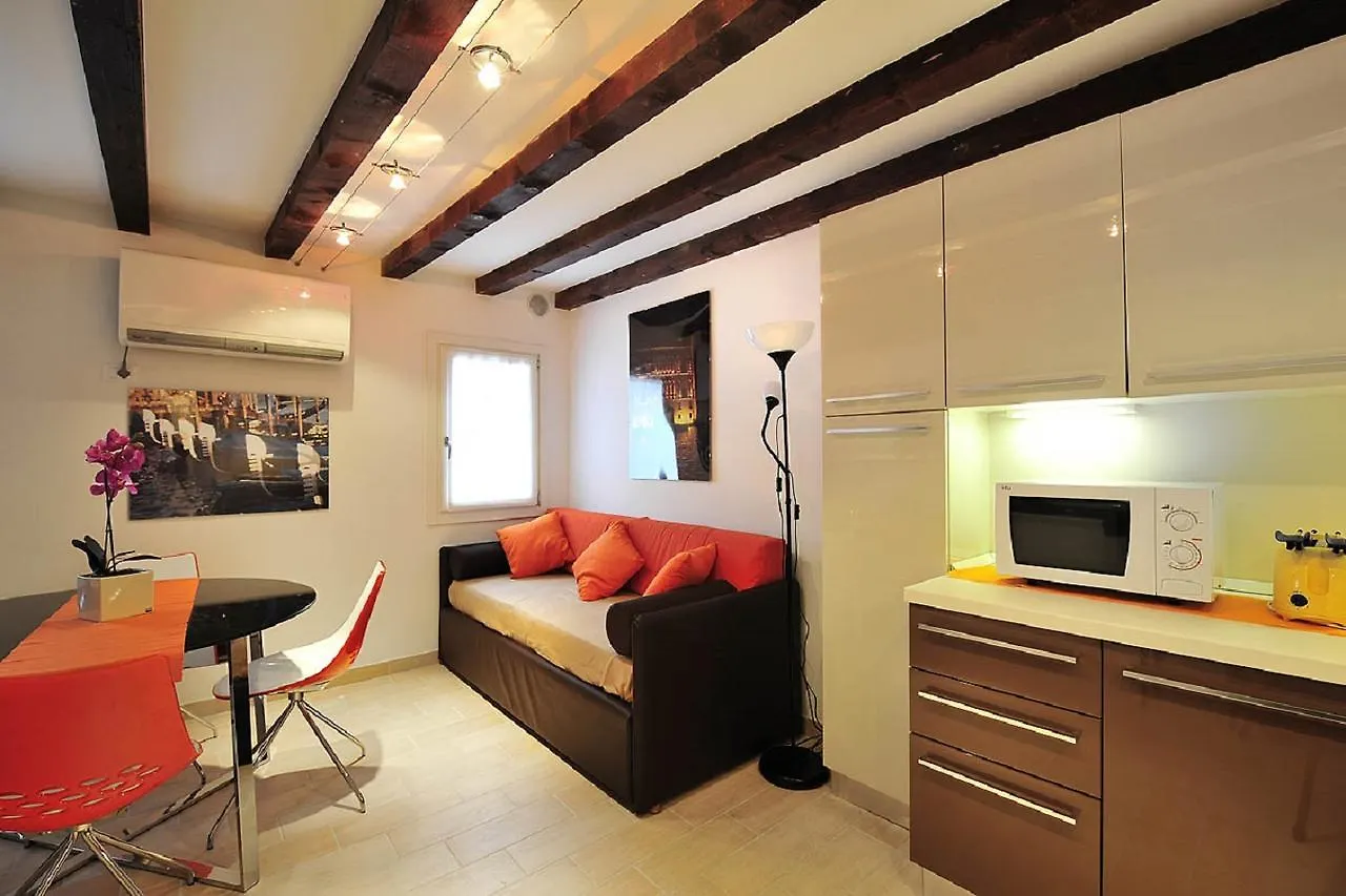Palace La Vida Apartments By Wonderful Italy Βενετία 0*,  Ιταλία